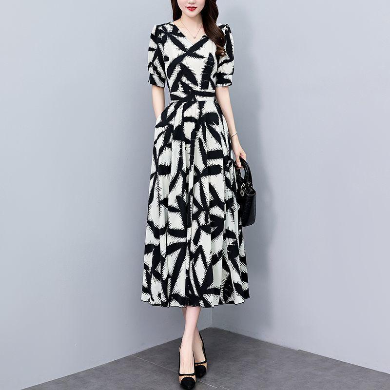 Slim-Fit Plus Size Summer Dress for Middle-Aged Women