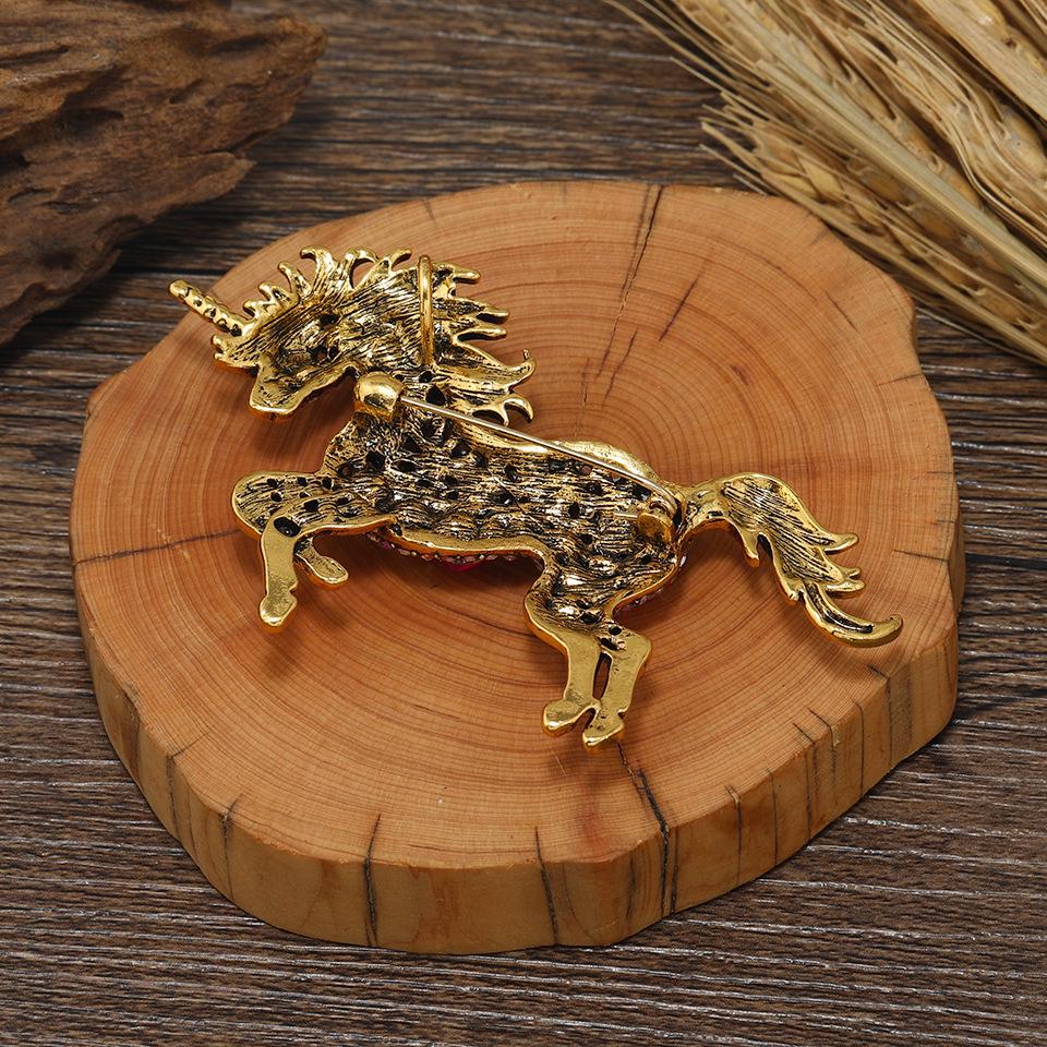 Retro Unicorn Alloy Brooch Pin - Hot-Selling European & American Cartoon Design