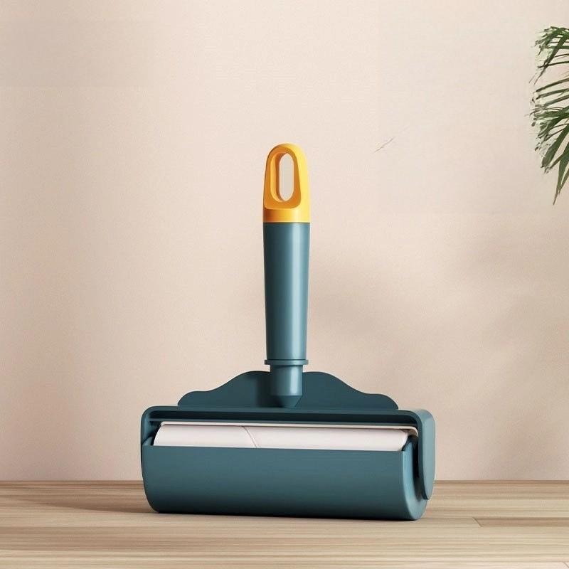 Modern Minimalist Lint Roller With Tearing Sticky Sheets For Pet Hair Removal On Bedding And Clothing