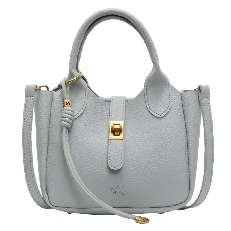 Stylish and simple solid color texture large capacity shoulder bag women's new portable messenger bag commuter bag