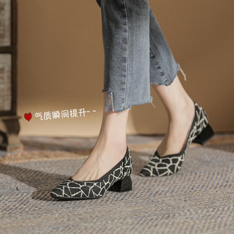 Flying woven single shoes women's medium heel high heel versatile breathable soft sole thick heel pointed head spring and autumn knitting