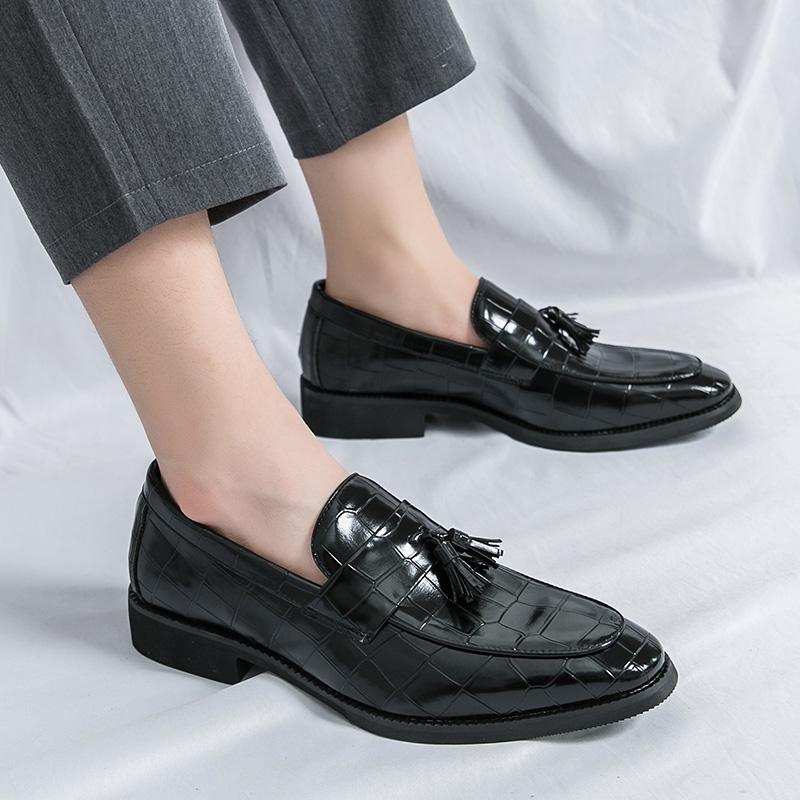 Trendy Brand Green New Men's Leather Casual Shoes Massage Sole Loafers Shoes Outdoor Commuting Men's Driving Shoes Anti Slip