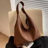 Large Capacity Women's Autumn/Winter Shoulder Bag - Fashionable Texture for Work Commute, Mother-Child Design.