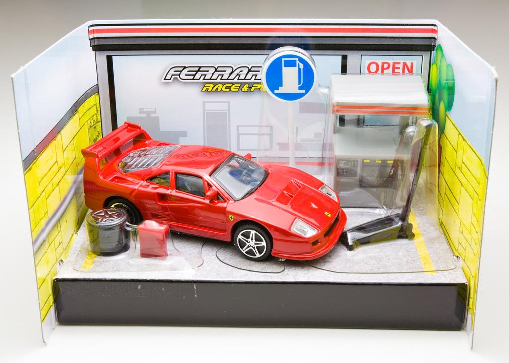 Kyosho EGG Diecast Miniature Car Ferrari F40 Competizione 1/43