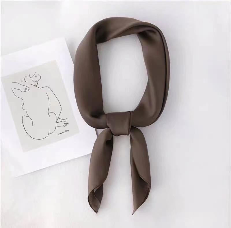 Jednokolorowa jedwabna chusta kwadratowa chusta imitacja jedwabiu chusta letnia urocza Yiwu mała kwadratowa chusta