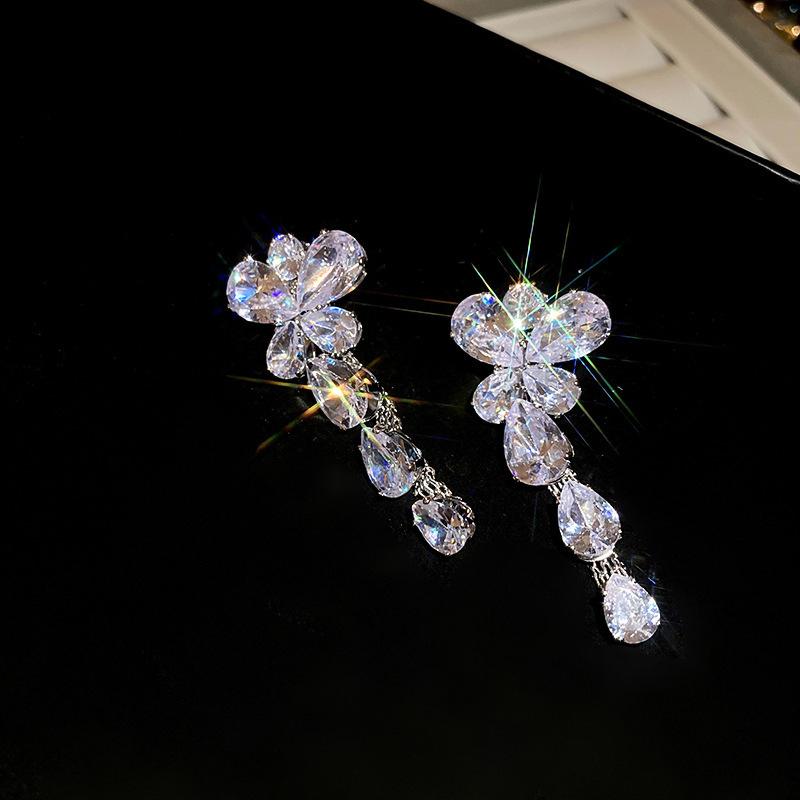 French Court Style Needle Diamond Earrings Necklace Retro Exaggerated Stud Earrings Design Sense Earrings Jewelry Set