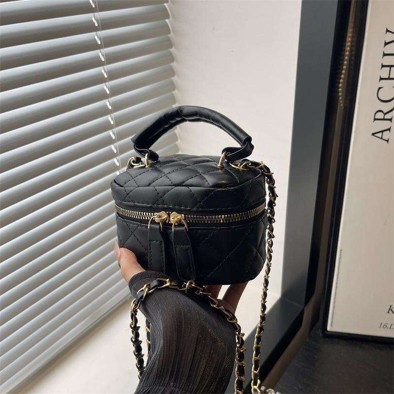 Spring and Summer New Ridge Chain Key Bag Fashionable Mini Portable Mouth Red Envelope High-end Chain Oblique Span Bag