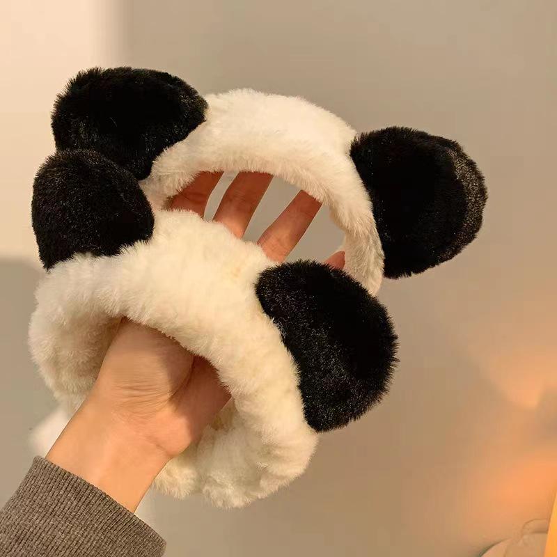 Women's Cute Bear Ears Plush Headband - Furry Wide-Brimmed Hair Accessory for Autumn/Winter