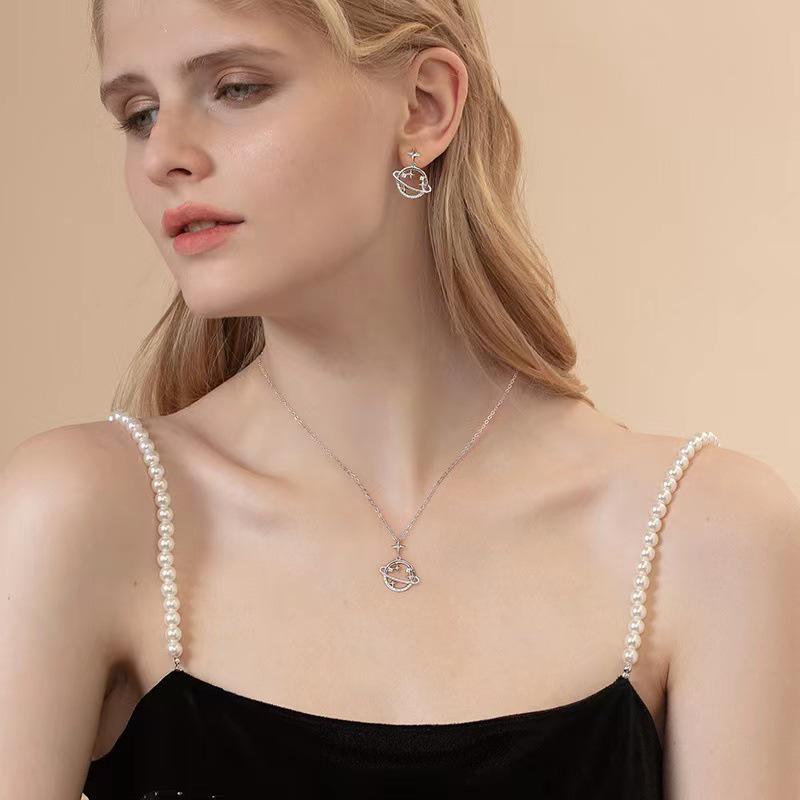 Women's Shining Planet Necklace: Elegant and Versatile Fashion Jewelry Clavicle Chain