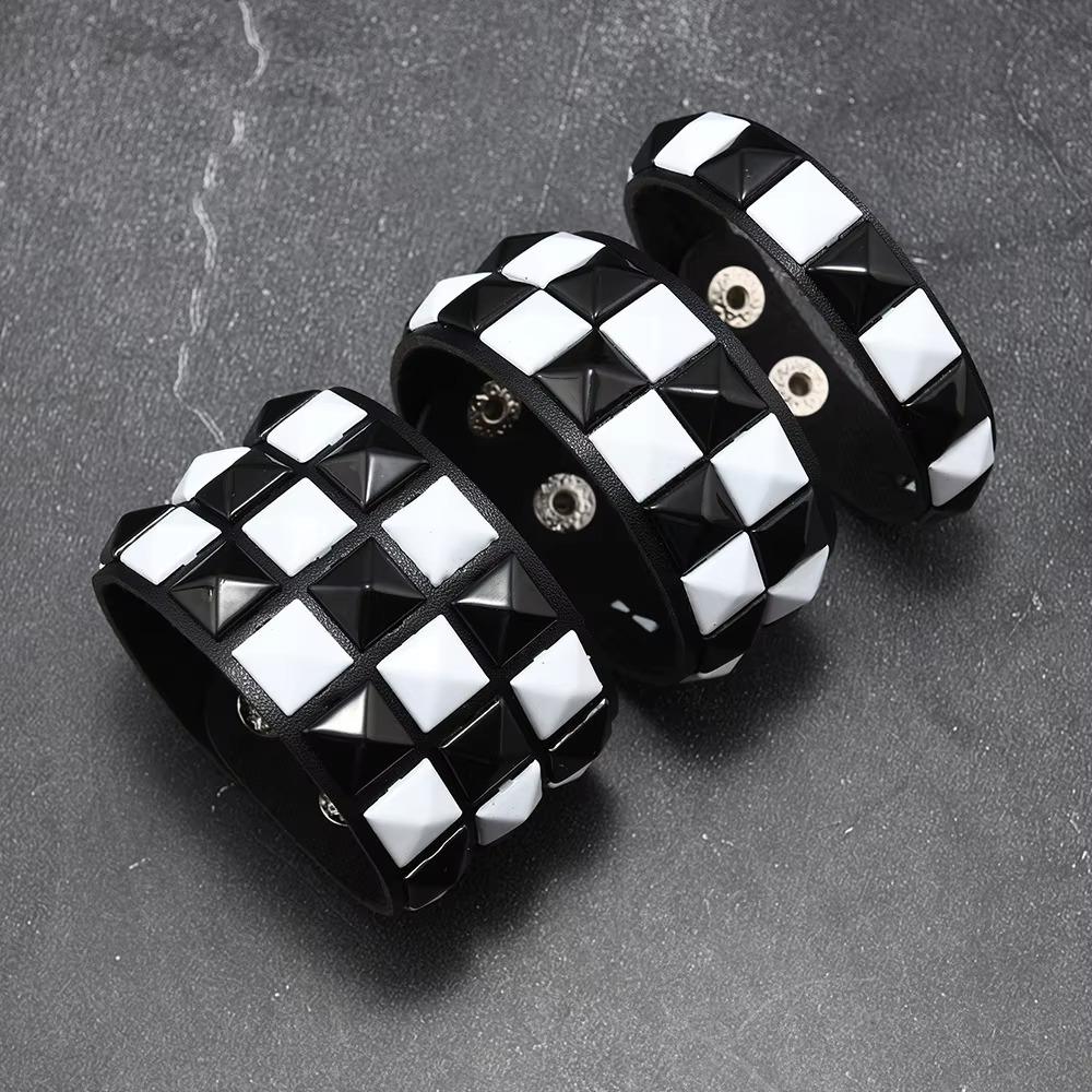 Vintage Big Wide Bracelet Contrasting Gothic Punk Bracelet Rivets Leather Wristband Male Female