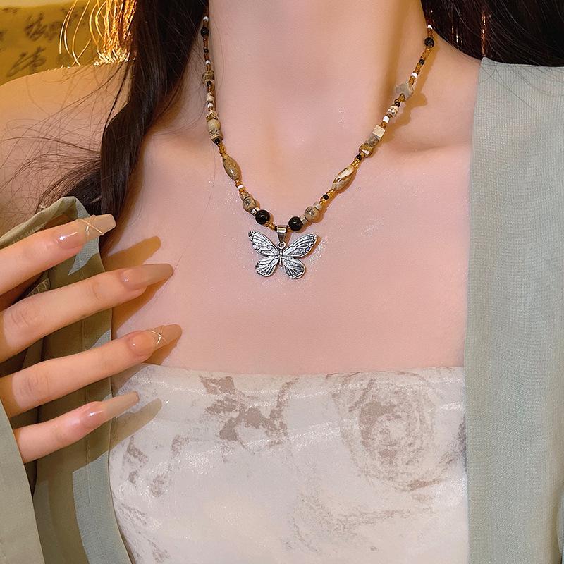 Zen-Inspired Chinese Beaded Necklace with Peace Lock & Butterfly Design – Elegant Clavicle Chain for Women.