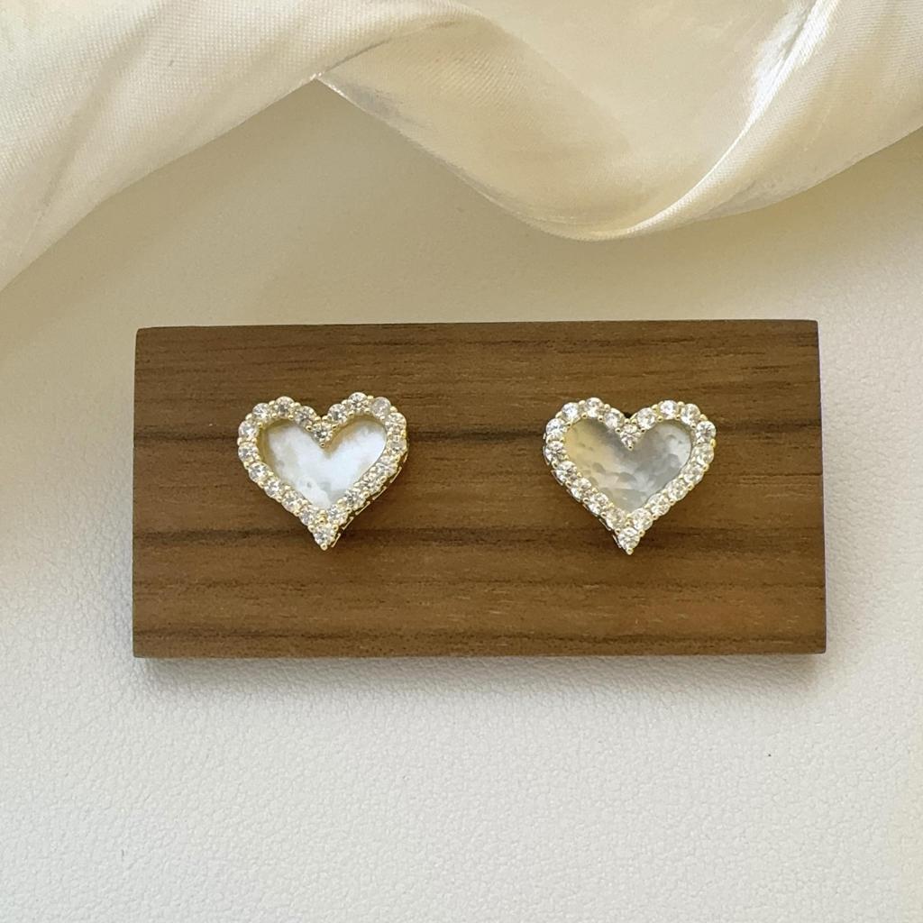 Exquisite Zircon Heart Shell Stud Earrings - Women's Fashion Light Luxury Style, Sweet & Versatile.