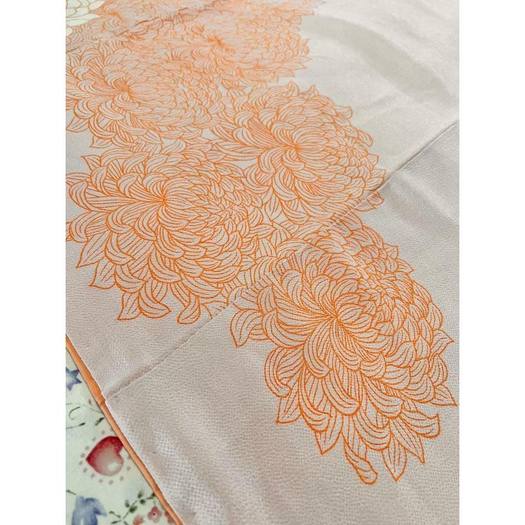 Used Bargain item Coral pink chrysanthemum lining with remaining cloth attached