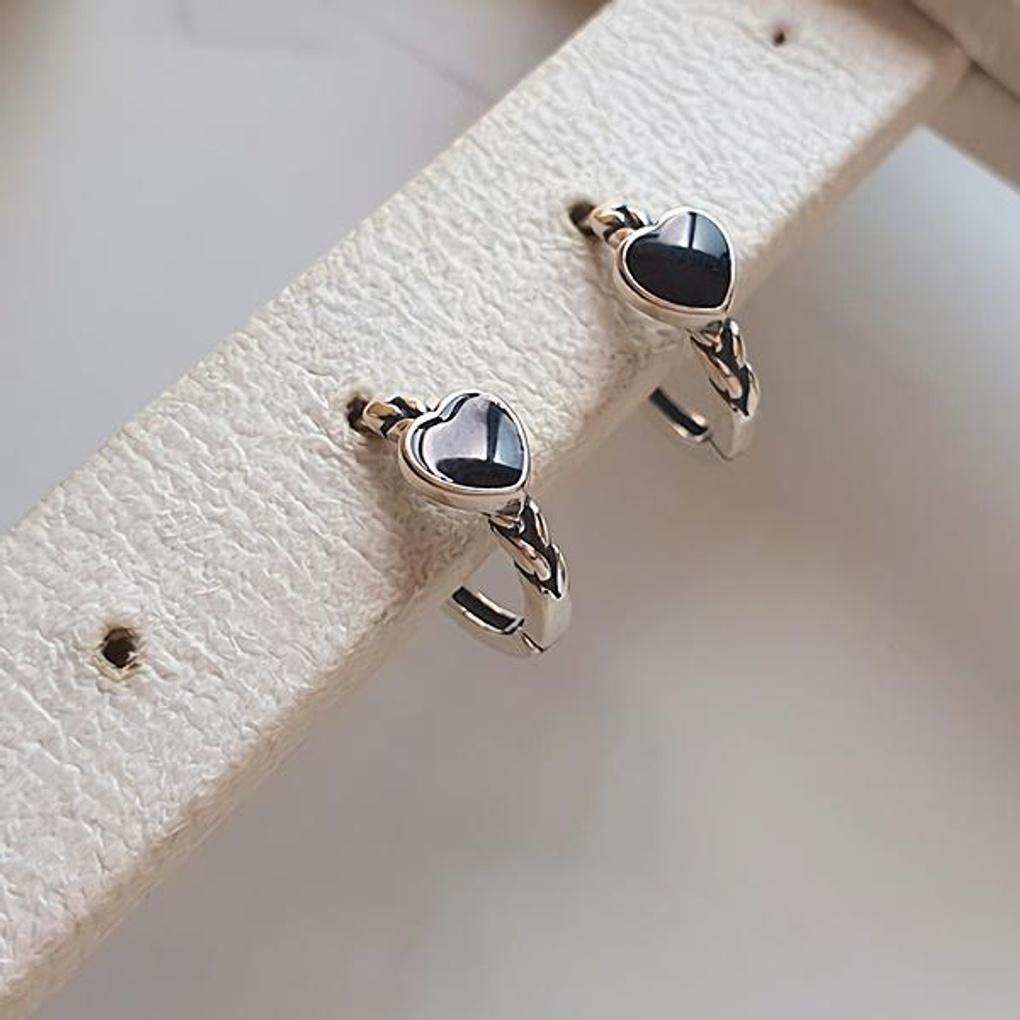 Women's Accessories Black Maca Heart One-Touch Earrings