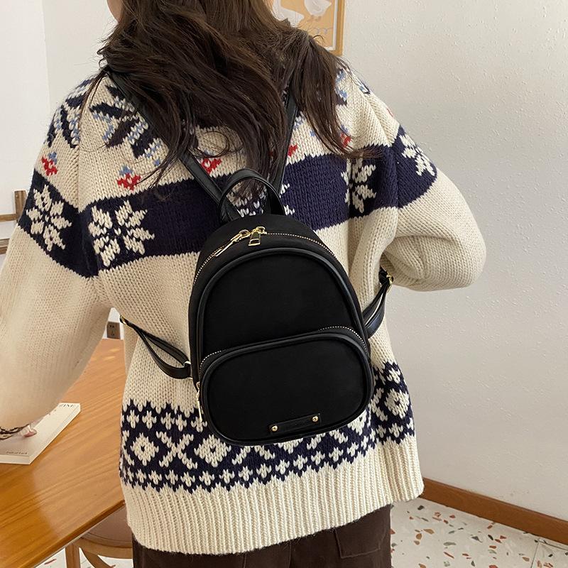 This year, the popular super-hot niche women's backpack 2025 new fashionable small backpack versatile mini schoolbag