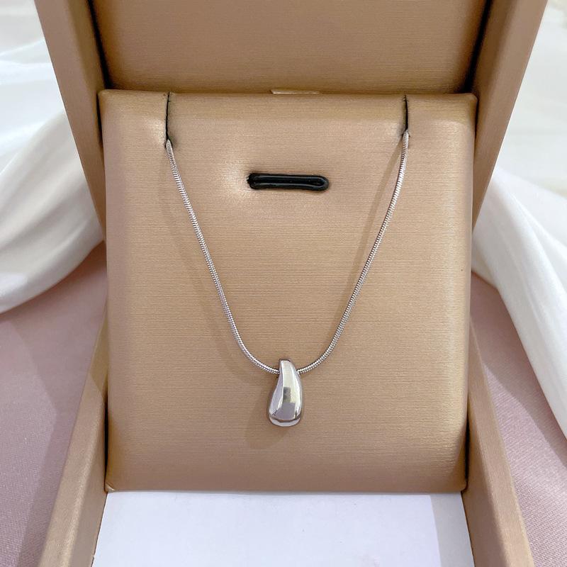 Fashion Retro Women's Necklace Temperament Micro Diamond Necklace Exquisite Collar Chain Accessories