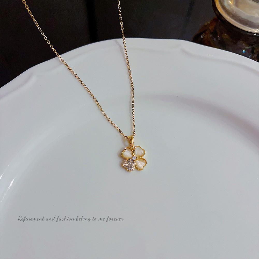 18K Gold Titanium Rhombus Clavicle Chain Necklace - Women’s Trendy Geometric Choker Pendant