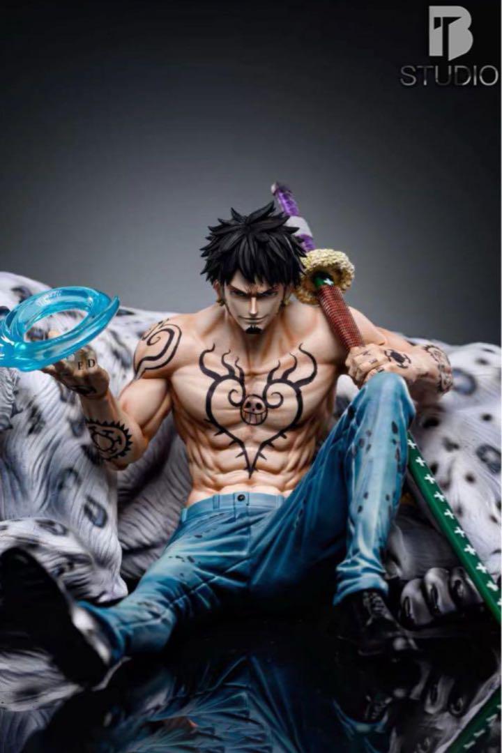 

[Б/У] Фигурка One Piece Трафальгар Ло Гаражный Набор с Белым Тигром