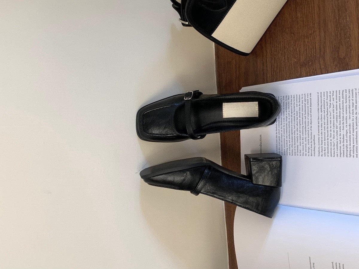 

Корейская версия женских туфель-лодочек из мягкой кожи с квадратным носком, с пряжкой на ремешке, туфли Мэри Джейн, темпераментные, модные, маленькие кожаные туфли, Спр 39 чёрный