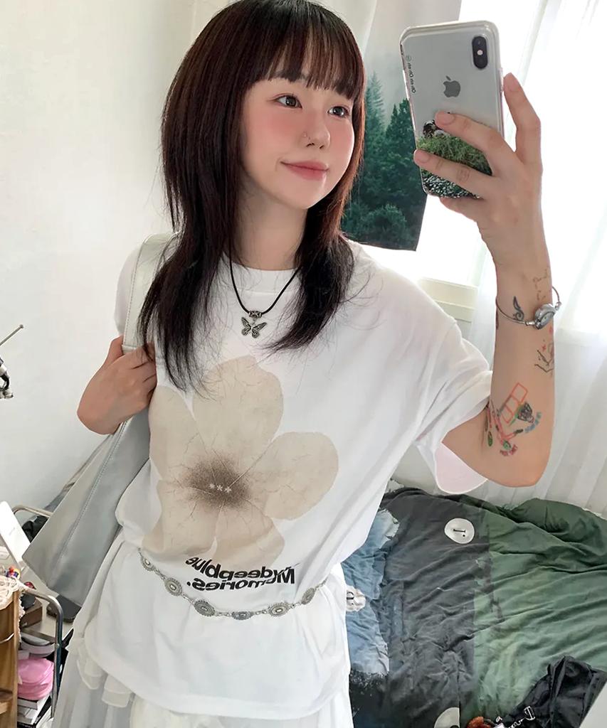 Maidibbeullumemolijeu #1 Flower Over T-Shirts (White)
