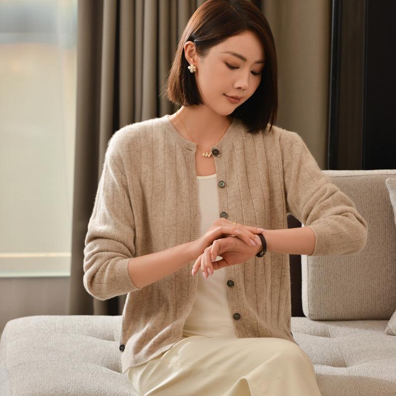 Women's Pure Wool Knit Cardigan, 2024 Autumn/Winter, Round Neck, Loose Fit, Versatile Long Sleeve Sweater.