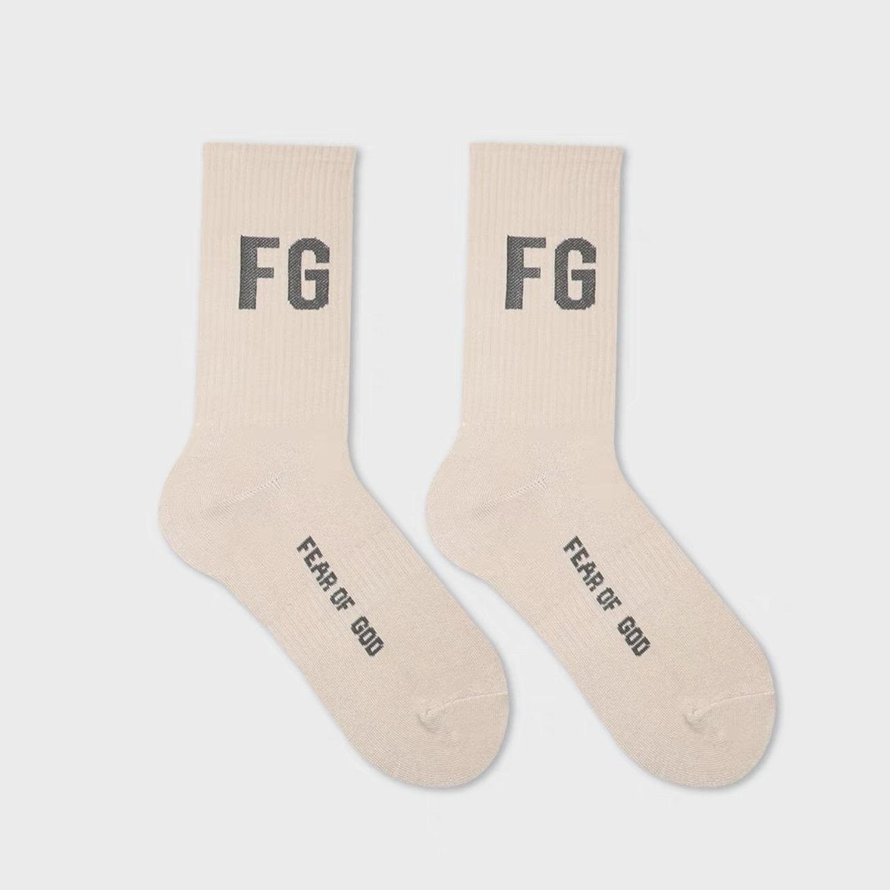 Бренд Tide Туман Двойная линия Ess Уличные буквы Богатый чистый хлопок Средние носки-трубы Тренд Четыре сезона Спортивные носки One size