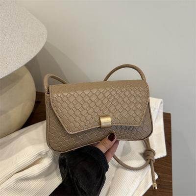 Foreign Trade Personalized Crocodile Pattern Lock Women's Bag 2025 Spring New Fashionable Simple Underarm Small Shoulder Bag