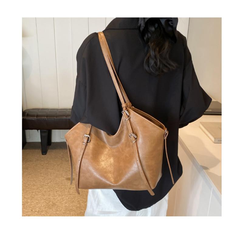 Tooxika New Retro Large Capacity High-end Commuter Bag For Women Simple And Versatile Shoulder Bag