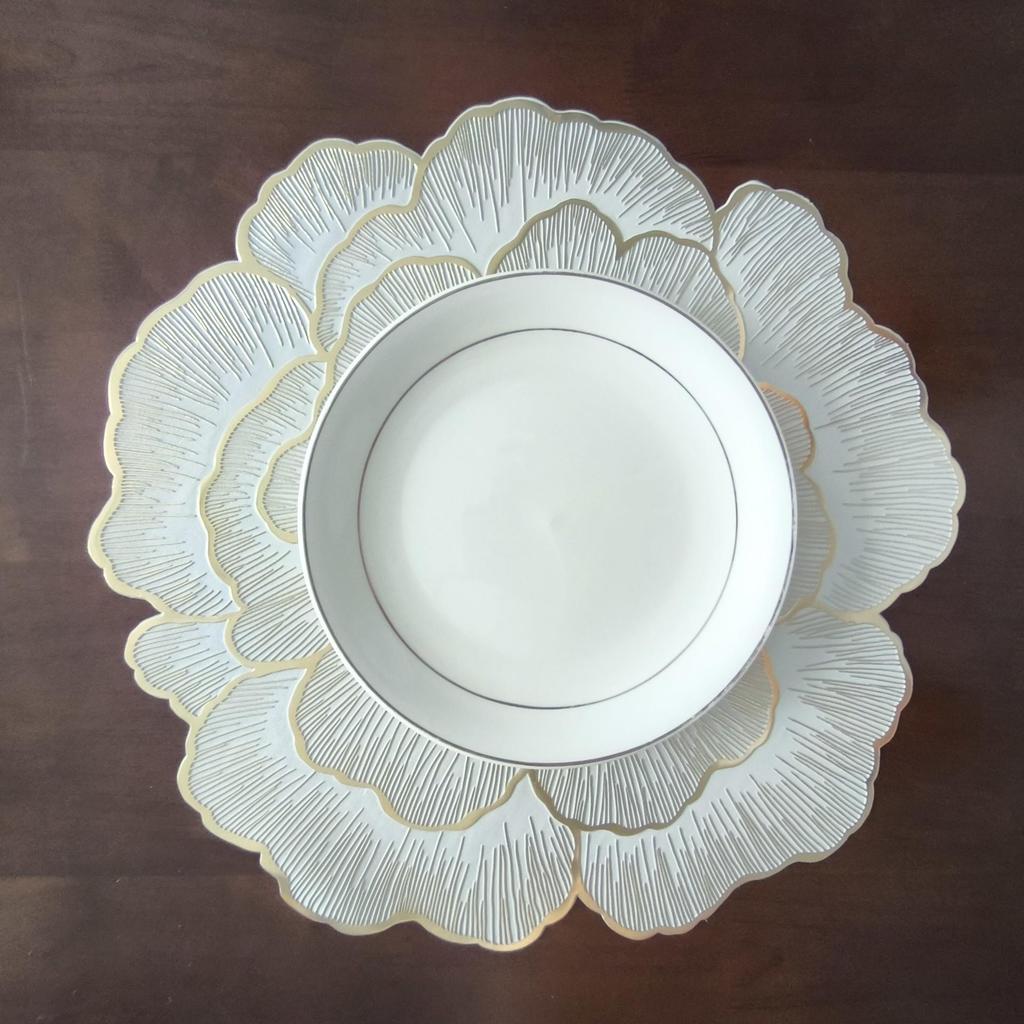 Luxury Peony Flower PVC Placemat: Heat-Resistant, Waterproof, and Oil-Proof.