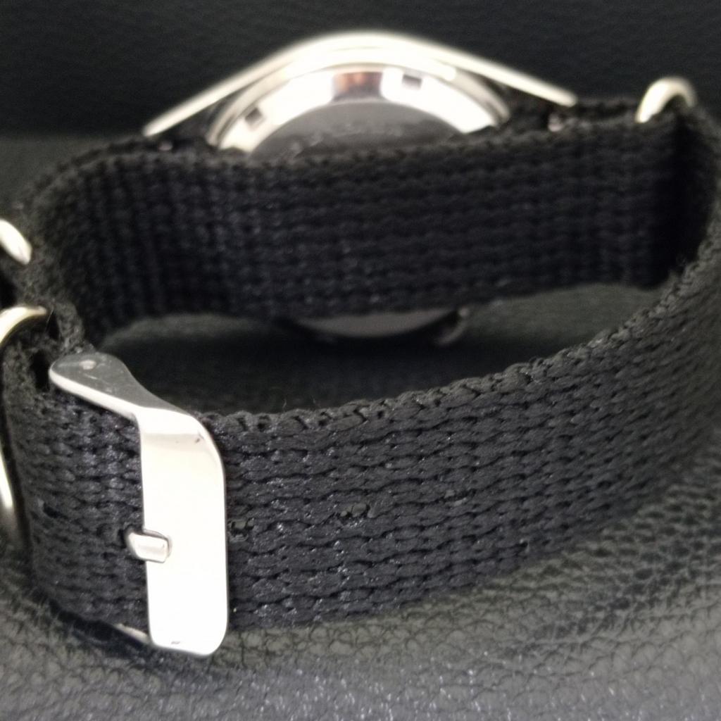 VINTAGE SEIKO 5 AUTOMATIC JAPAN 7009A MENS SILVER COLOR DIAL WATCH a701291-5 R206a-a701291