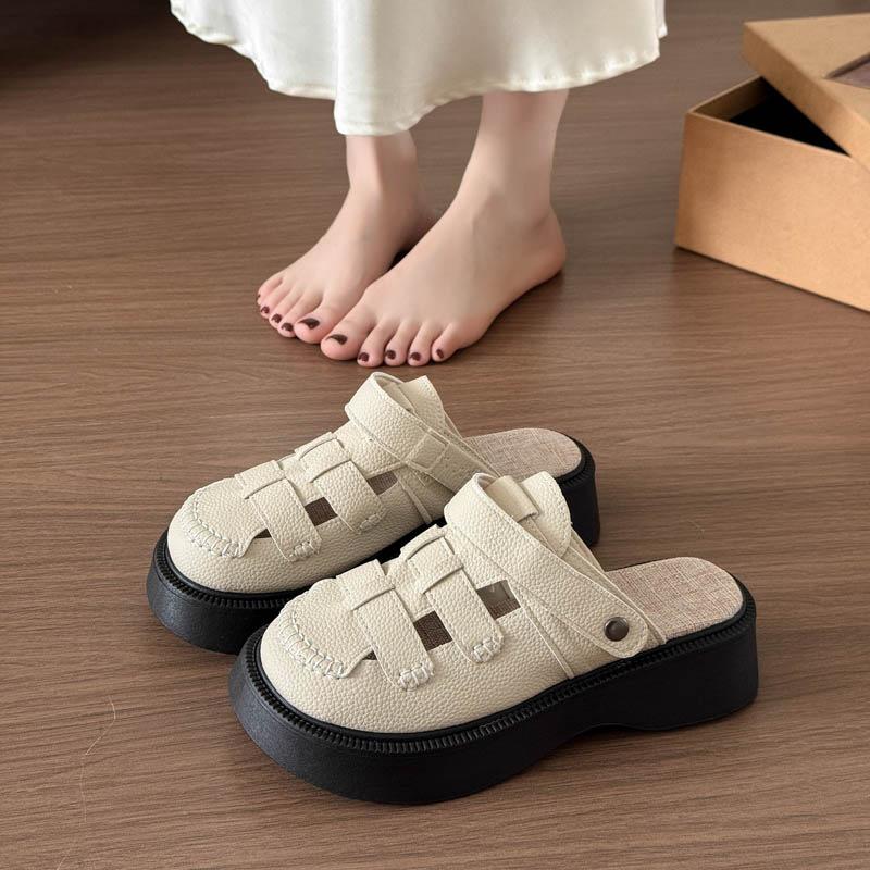 

Two wearing hollowed-out bag head sandals for women in summer 2025, the new Dongdong Mori Roman thick-soled half-slippers for women 40