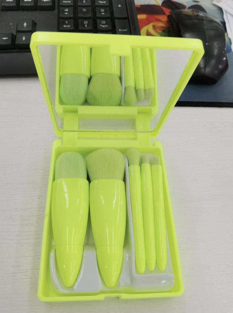 Portable Makeup Brush Set 5pcs with Mirror, Soft Powder Foundation Blending Mini Multifunctional Travel Brushes for Women Girls
