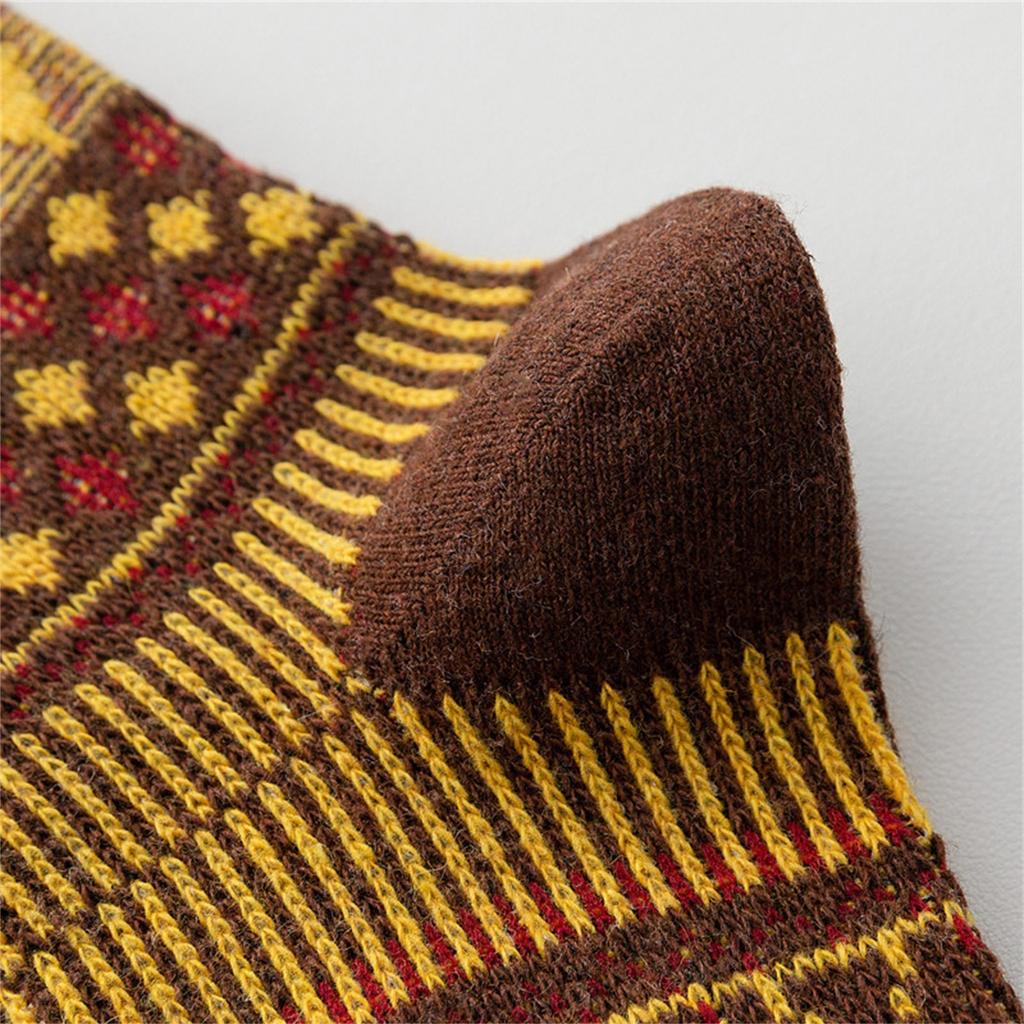 Women Girls Fashion Strip Print Cotton Street Middle Tube Socks Stockings