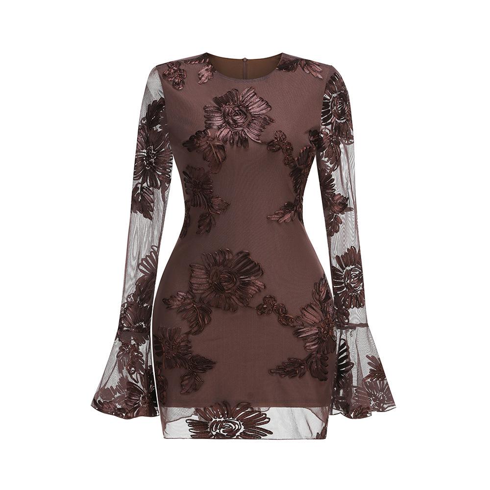 

New 2025 European-American Embroidered Lace Bell Sleeve Short Dress L кофейный