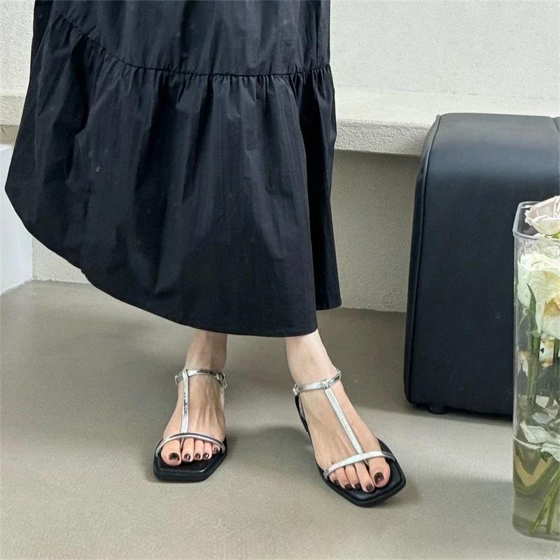 Damesschoenen 2024 Nieuwe Enkelband Dames Sandalen Zomer Knijpteen Gesp Effen Platte Casual Strand Sandalen Zapatos De Mujer