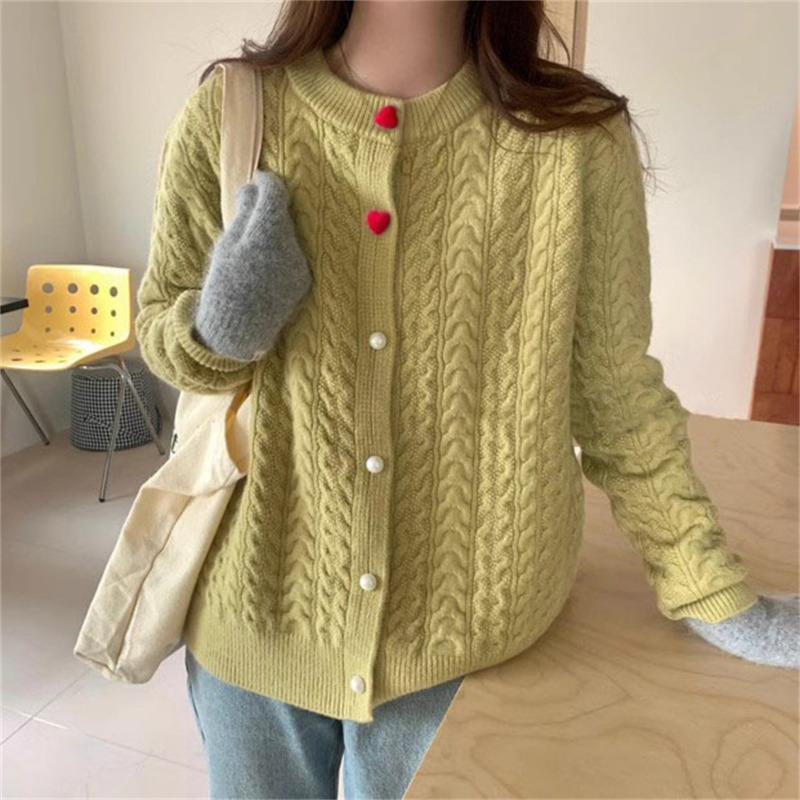 

Осень и зима новый модный дизайн чувство любовь жемчужная пряжка свитер куртка женская с круглым вырезом вязаный кардиган топ трендовый One size желто-зеленый