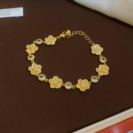 Korean Style Zircon Flower Bracelet: Silver Star Adornment, Simple & Elegant Design, Light Luxury Women's Hand Jewelry
