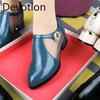 The New Style of Shoes Features A Hollowed-out Toe Cap with A Thick Heel A Women's Mid-heel Single Shoe Devotion