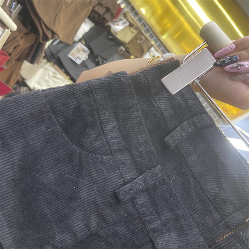 Vintage Low-Waist Slim-Fit Cargo Shorts with Heavy Embroidery, Bronze Snap Buttons, Double Waistband, Faux Two-Piece Design