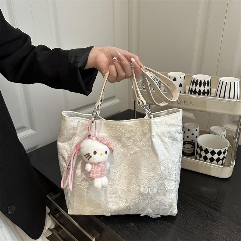 

Casual simple niche large-capacity bag spring new fashion trend quality (pendant is desirable)