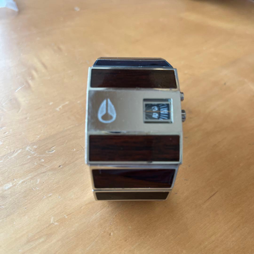 Used Working NIXON THE ROTOLOG Wood battery replaced