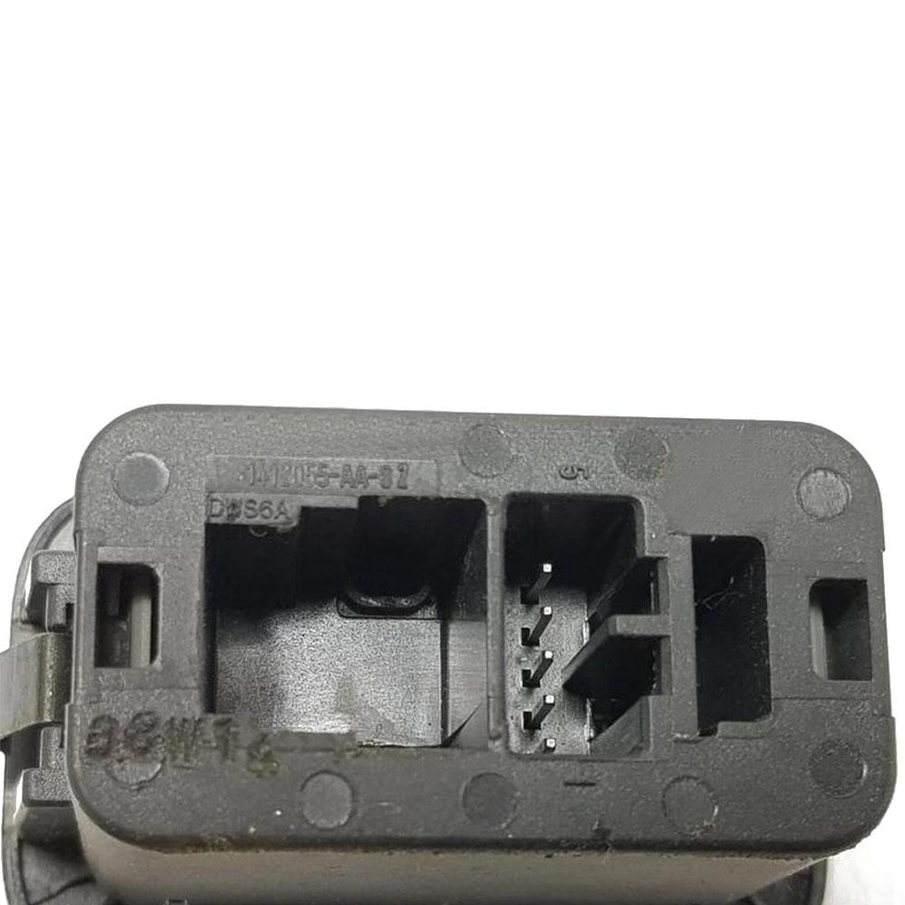 LR025424 Powered Tailgate Release Switch For Land Rover
