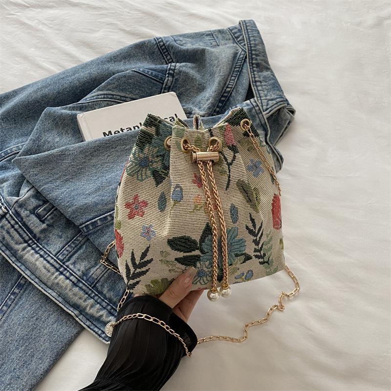 

Новая китайская тканевая сумка высокой стоимости хлопок и лен на плечо сумка-мессенджер 2025 этнический стиль сумка с каллиграфией национальный стиль сумка-мешок на шнурке сумка-ведро зелёный