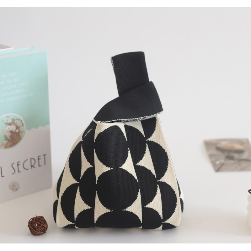 Ins Internet celebrity handbag women's knitted wool bucket bag Japanese and Korean version versatile hand carry casual tote bag box lunch bag