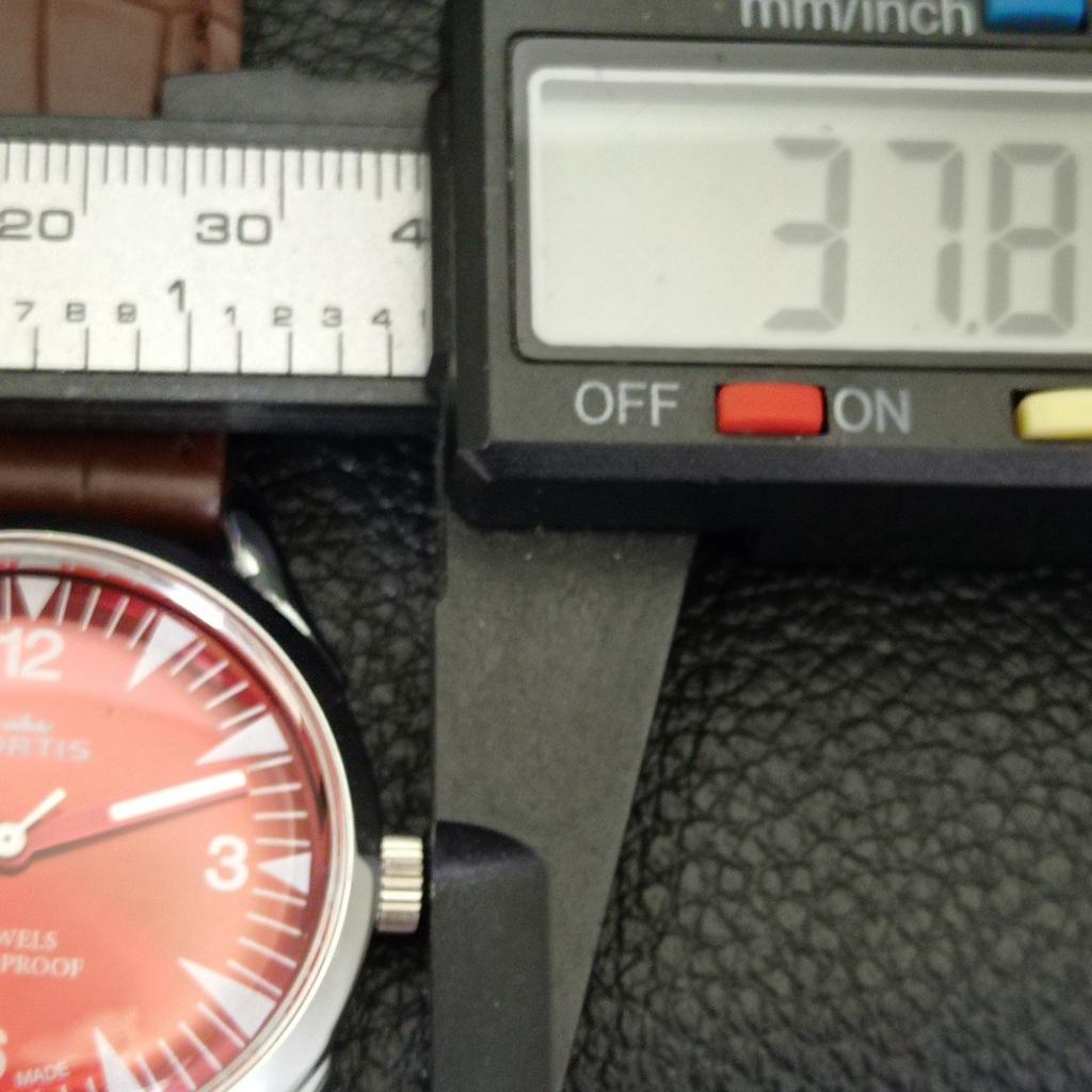 VINTAGE HAND-WINDING SWISS MENS REFURBISHED RED COLOR DIAL WATCH a701017-5 R205a-a701017
