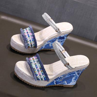 Moda Chinelos de plataforma anabela femininos verão novo bico redondo trançado strass com sandálias de plataforma impermeáveis