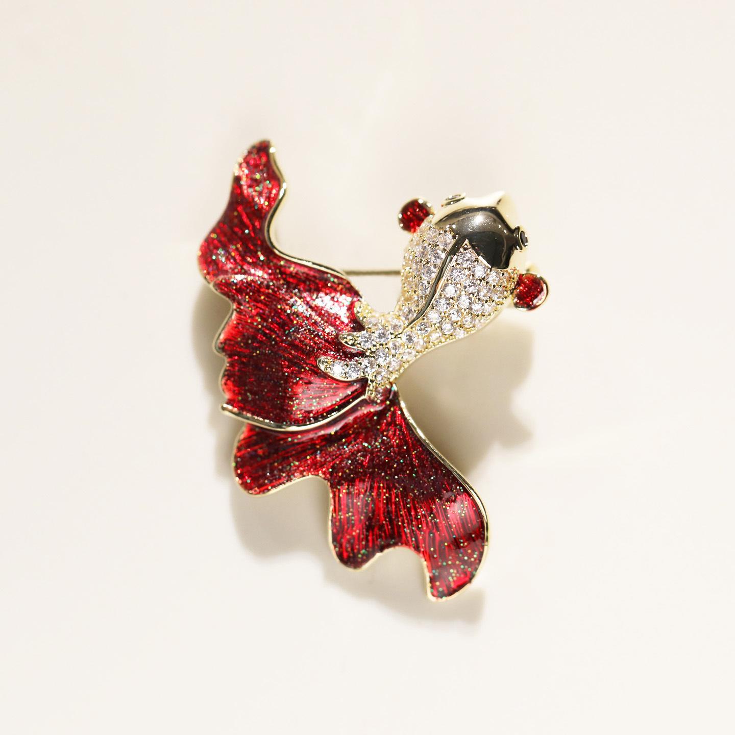 Bo Xin Yun Gold-Plated Lucky Koi Fish Brooch - Copper Zirconia Red Goldfish Pin for Clothing Accessories.