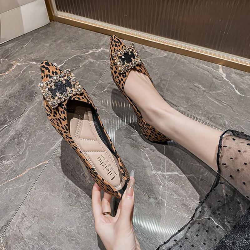 Fashion Women ballet Flat Leisure Shoes Slip-on Rhinestone Square Botton Casual Shoes Street Cool Pointed Toe Loafers Big Size 35-43