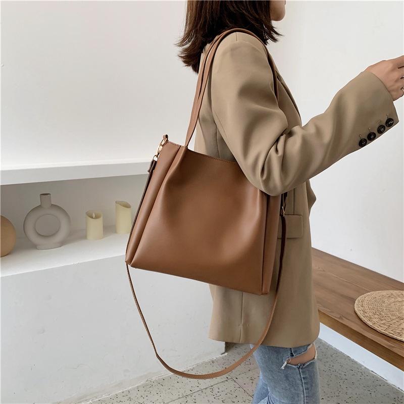 Trendy Women's Shoulder Bag With Large Capacity 2020 New Arrival Korean Style Street Fashion Pu Material