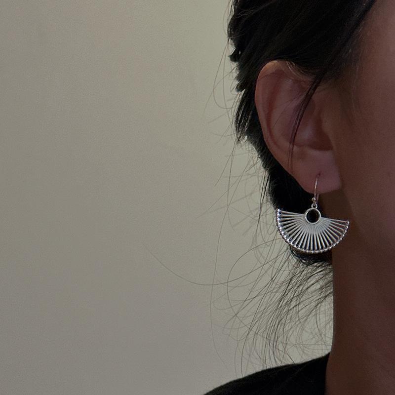 Trendy Simple Fan Shape Dangle Drop Earrings Hook For Women Vintage Fashion Jewelry Accessories New Year Gift Party